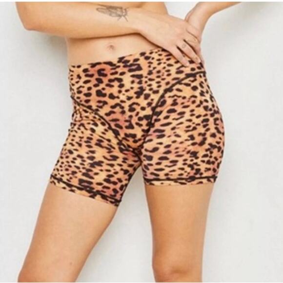 FREE PEOPLE We are HAH Bareback Biker Short in Lanka Leopard Size XL New NWOT - Picture 1 of 4